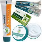 Castiga 5 seturi de produse cosmetice de la Himalaya Herbals