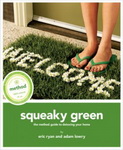 Castiga 2 carti "Squeaky Green" oferite de Books-Express