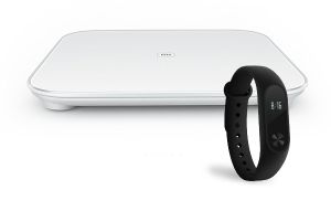 Câștigă un cântar Xiaomi Mi Smart și o brățară fitness Xiaomi Mi Band 2